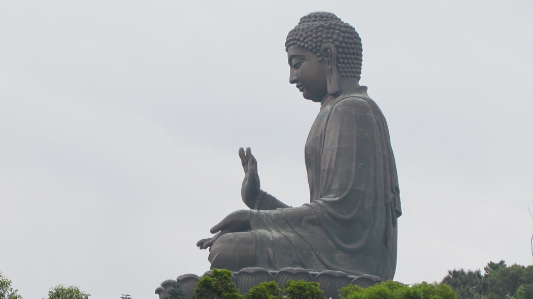 高清4K打坐佛像壁纸，3744x2104分辨率宗教图片下载