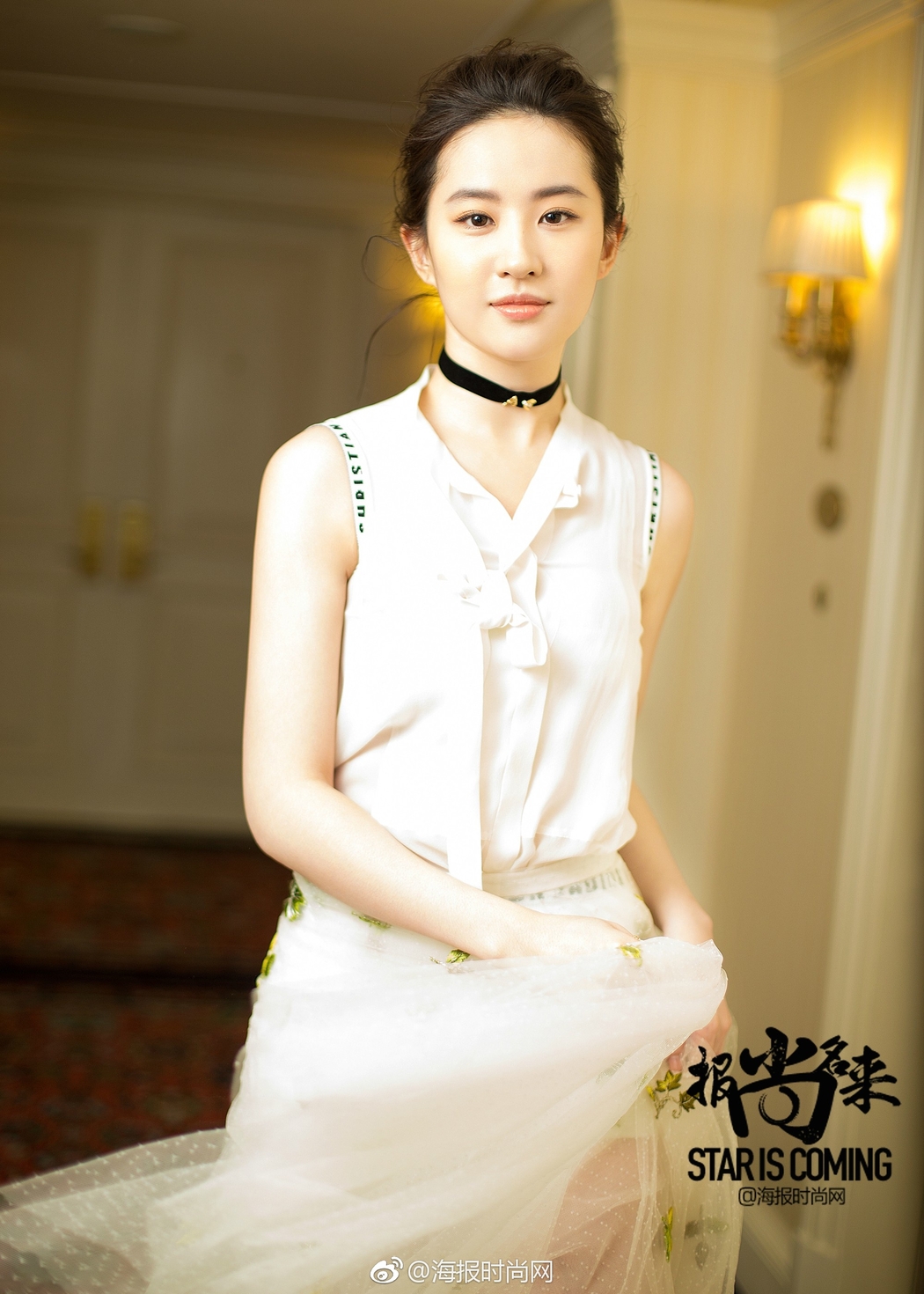 刘亦菲4K高清写真壁纸，2000x2800分辨率图片下载