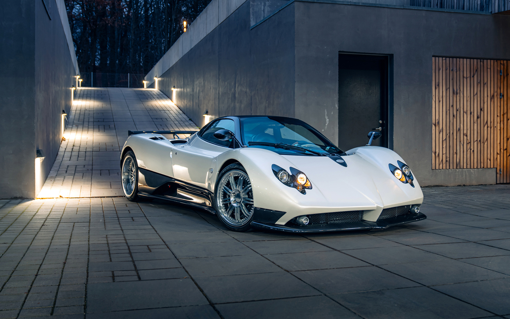 帕加尼Zonda F白色跑车高清壁纸，3200x2000分辨率，适配电脑平板笔记本