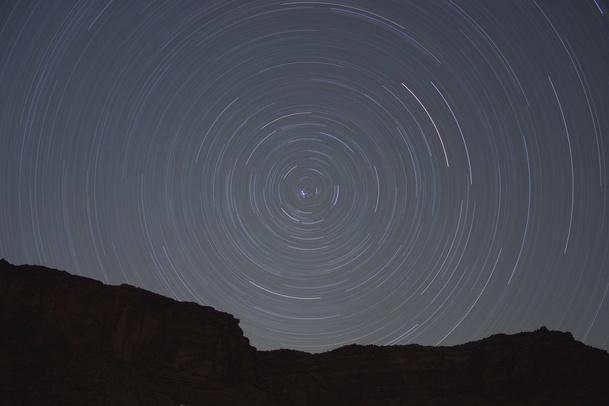 梦幻抽象山顶星空圆形海报背景高清PNG透明素材下载