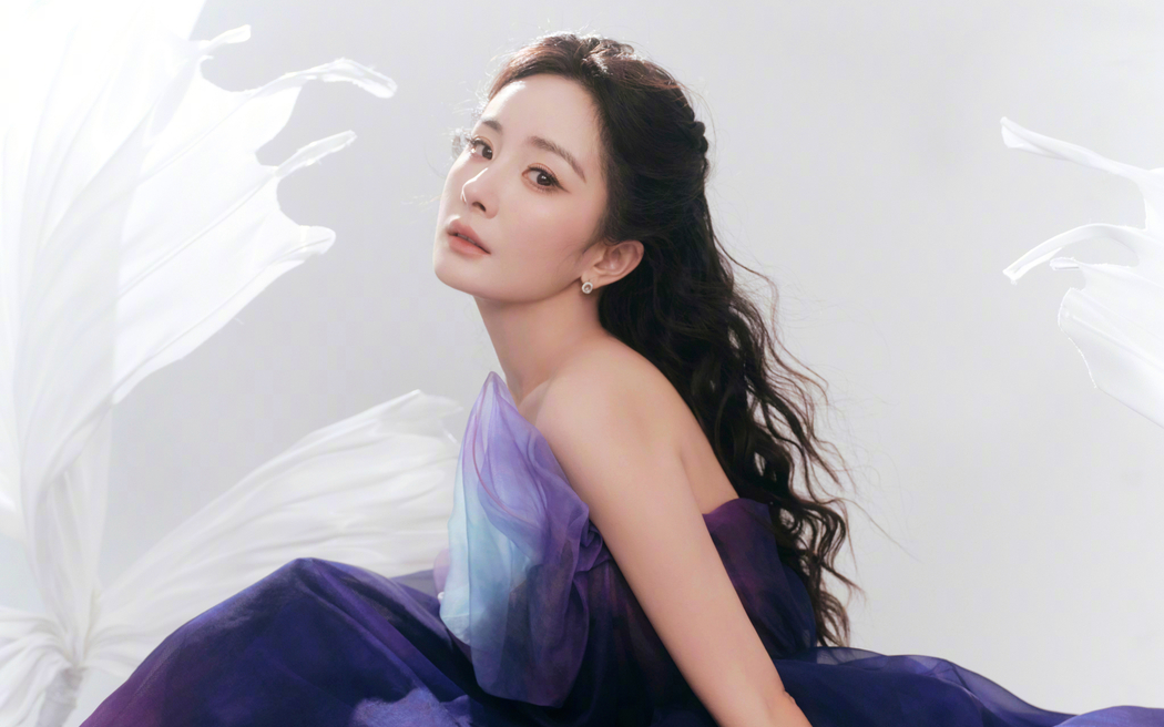 蓝紫色裙装杨幂美女4K超清壁纸 3840x2400高清下载