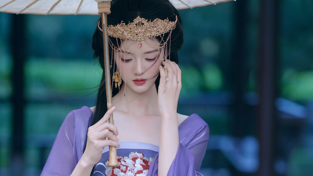紫色古风裙子美女油纸伞4K高清壁纸 3840x2160下载