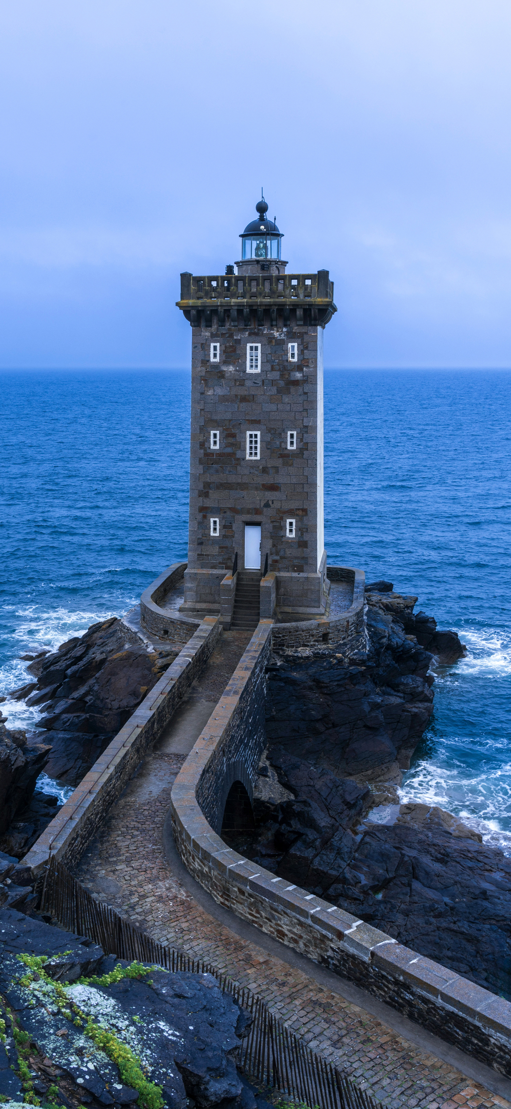海边灯塔4K超清壁纸 手机景深效果 1771x3840高清图片下载