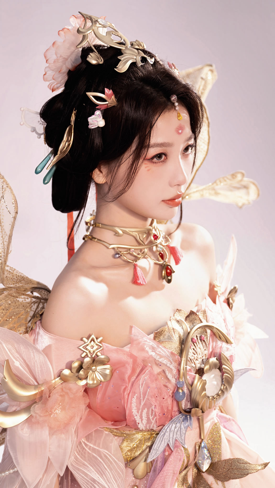 虞书欣《凰火映春晖》4K超清手机壁纸 2160x3840 免费下载