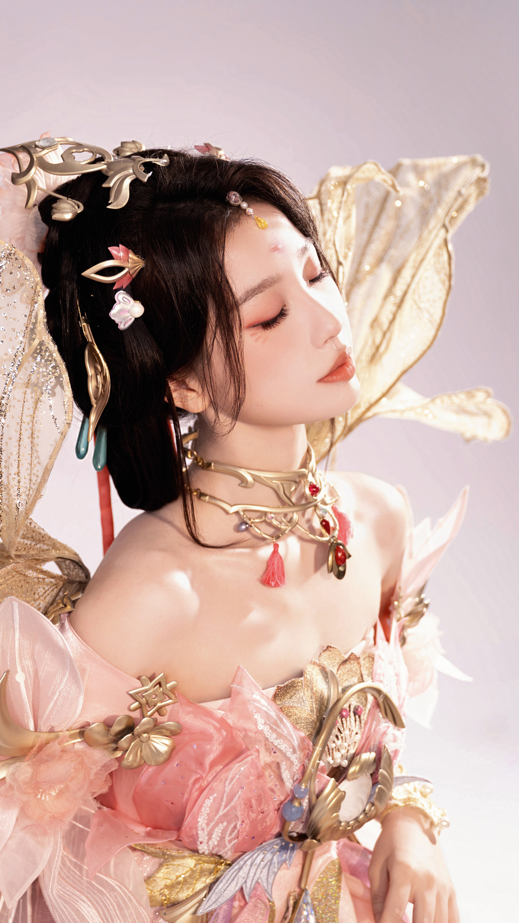 虞书欣凤凰美女4K超高清手机壁纸，2160x3840分辨率下载
