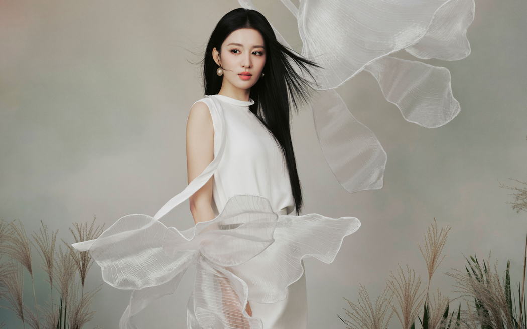 王楚然白色礼服高清4K壁纸，唯美美女图片3840x2400下载