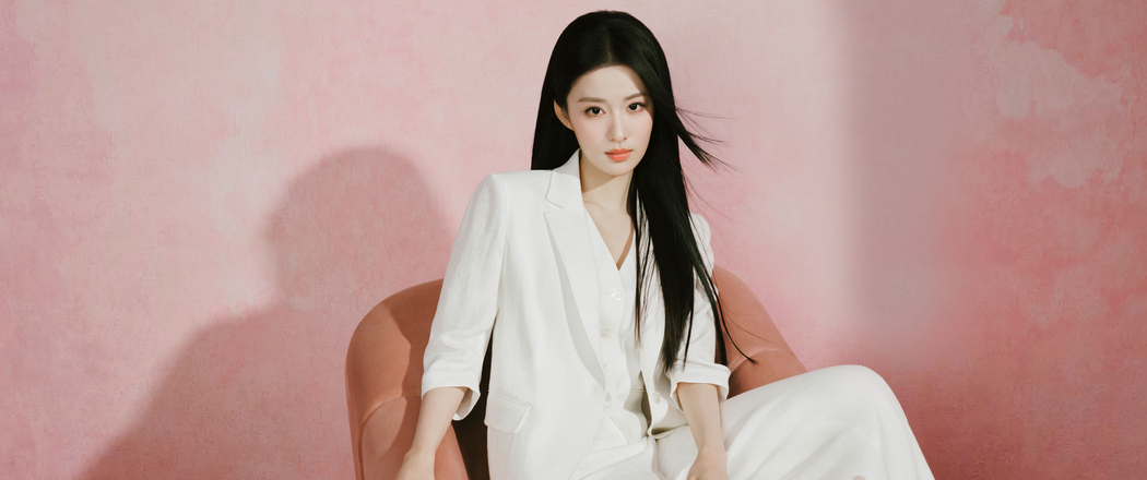 王楚然白色西服高清美女壁纸 3440x1440 4K带鱼屏下载