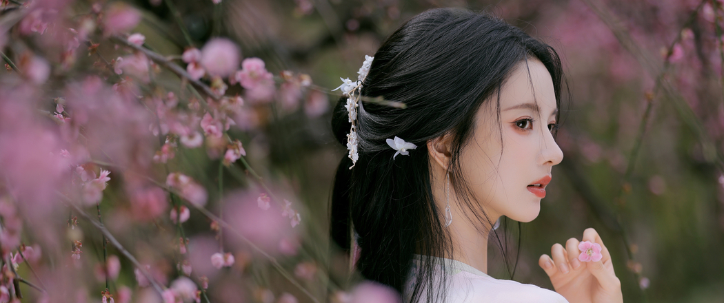 樱花古风美女刘些宁 4K带鱼屏高清壁纸3440x1440下载