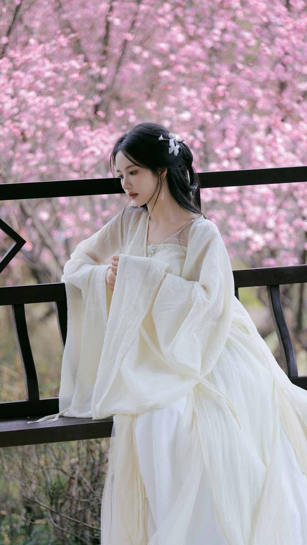 唯美古风刘些宁4K高清手机壁纸，2160x3840全屏下载