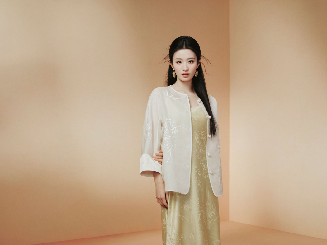 王楚然高清美女壁纸，2732x2048分辨率，适配平板/笔记本等便携设备下载