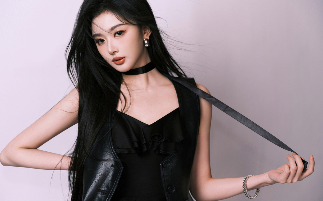 黑色套装孔雪儿4K高清壁纸，3840x2400分辨率美女图片下载