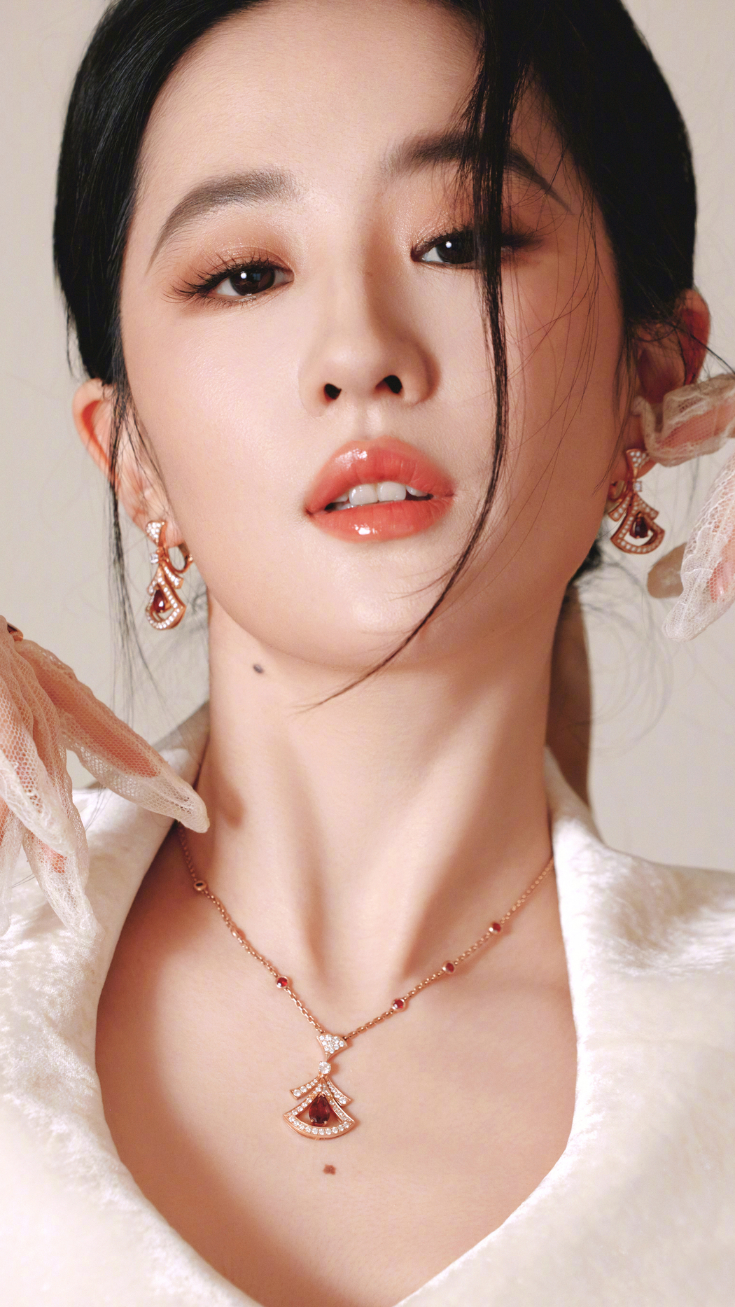 刘亦菲4K超高清手机壁纸 2160x3840 高清美女图片下载