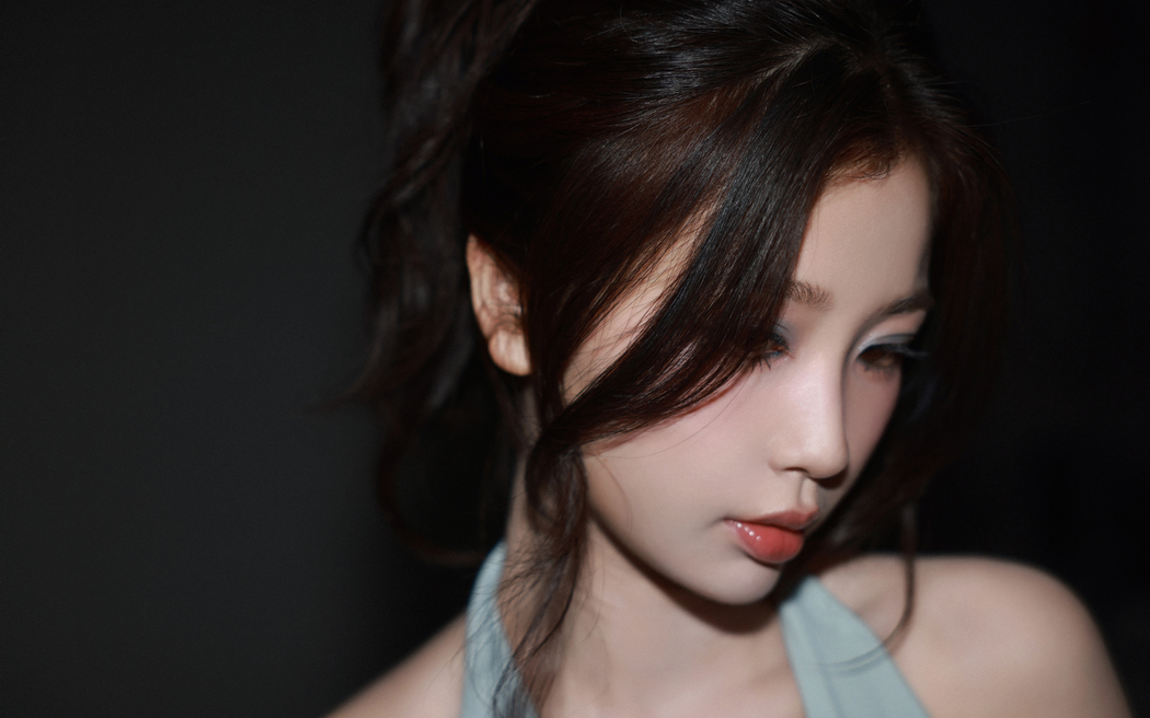 虞书欣4K超高清美女壁纸3840x2400分辨率下载