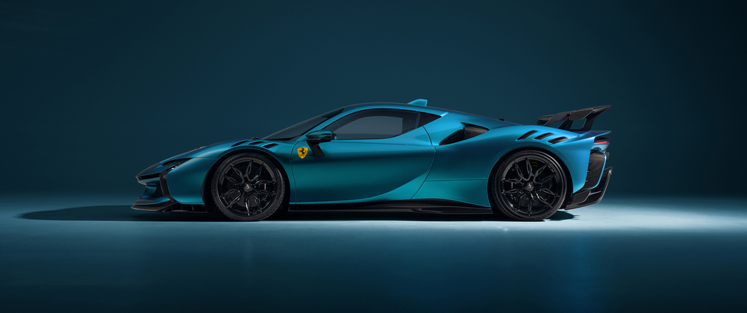 法拉利SF90 Stradale 4K超清壁纸，3440x1440带鱼屏跑车美图下载