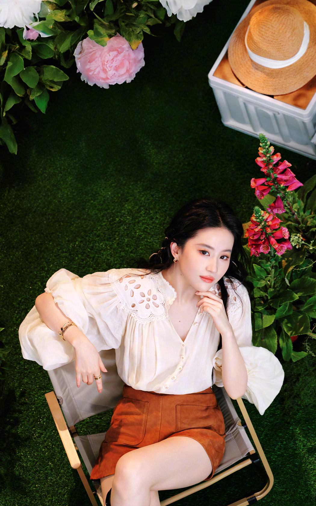 刘亦菲养眼美照，4K竖屏手机壁纸高清下载（2400x3840）