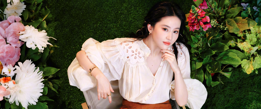 4K超高清壁纸下载，刘亦菲美女与绿植3440x1440带鱼屏