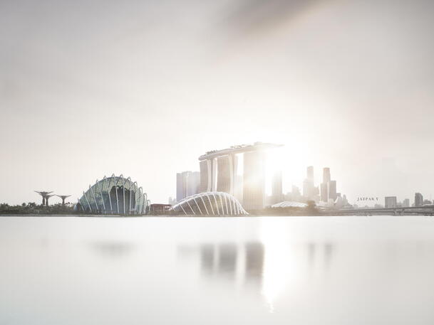 高清PNG透明背景大楼图片素材，白云地面场景设计下载