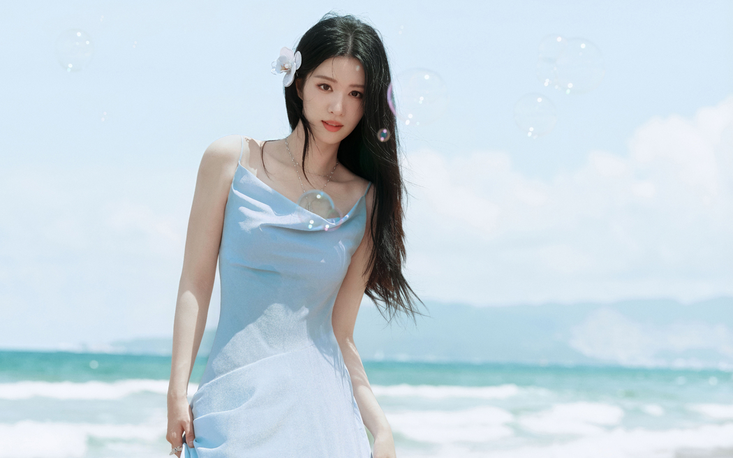 王楚然海边蓝裙4K超清壁纸 3840x2400高清下载