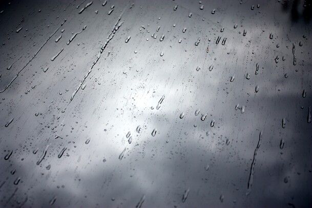 高清PNG透明背景桌子水珠雨水黑白风格摄影图片素材下载