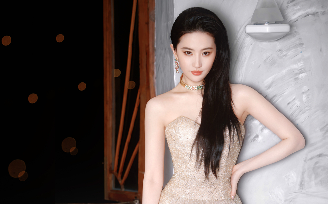 刘亦菲抹胸长裙4K超清壁纸，3840x2400高清美女图片下载