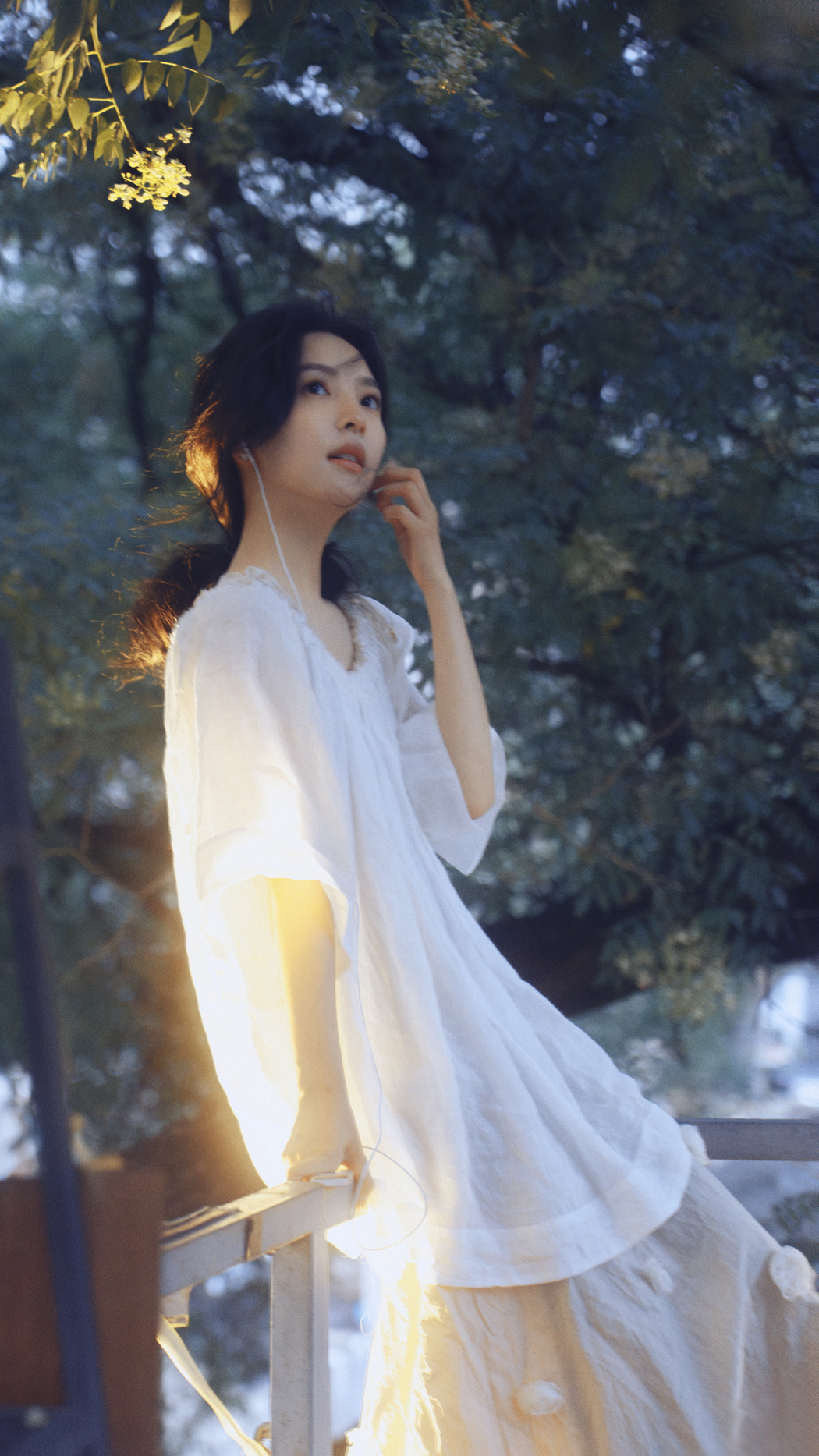 章若楠白色裙子唯美4K竖屏高清手机壁纸下载 2160x3840