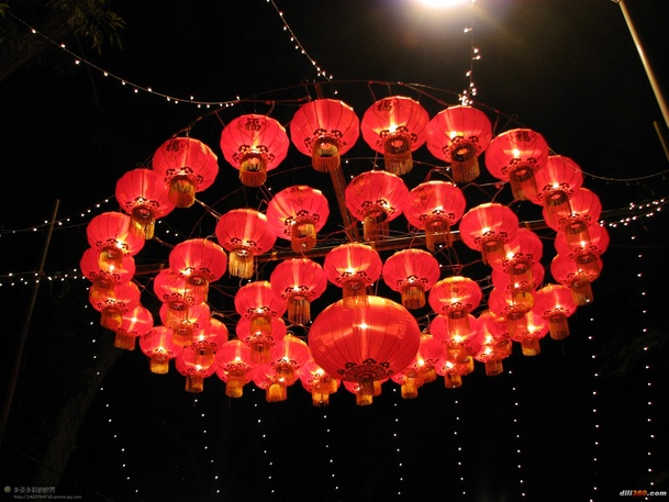 中式大红灯笼高清PNG透明背景素材，古典中国风设计元素下载