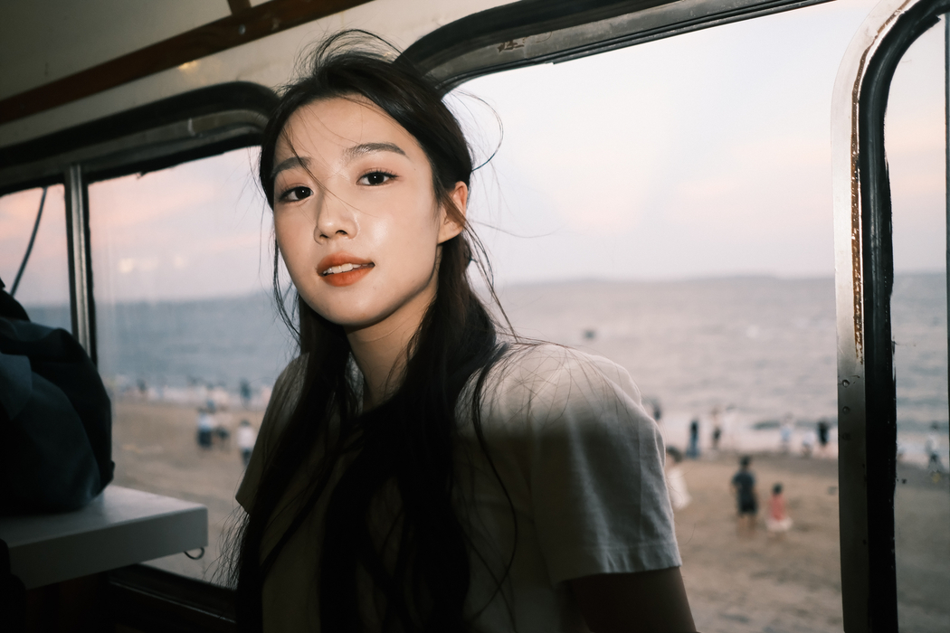 卢昱晓4K高清美女壁纸 4416x2944 免费下载