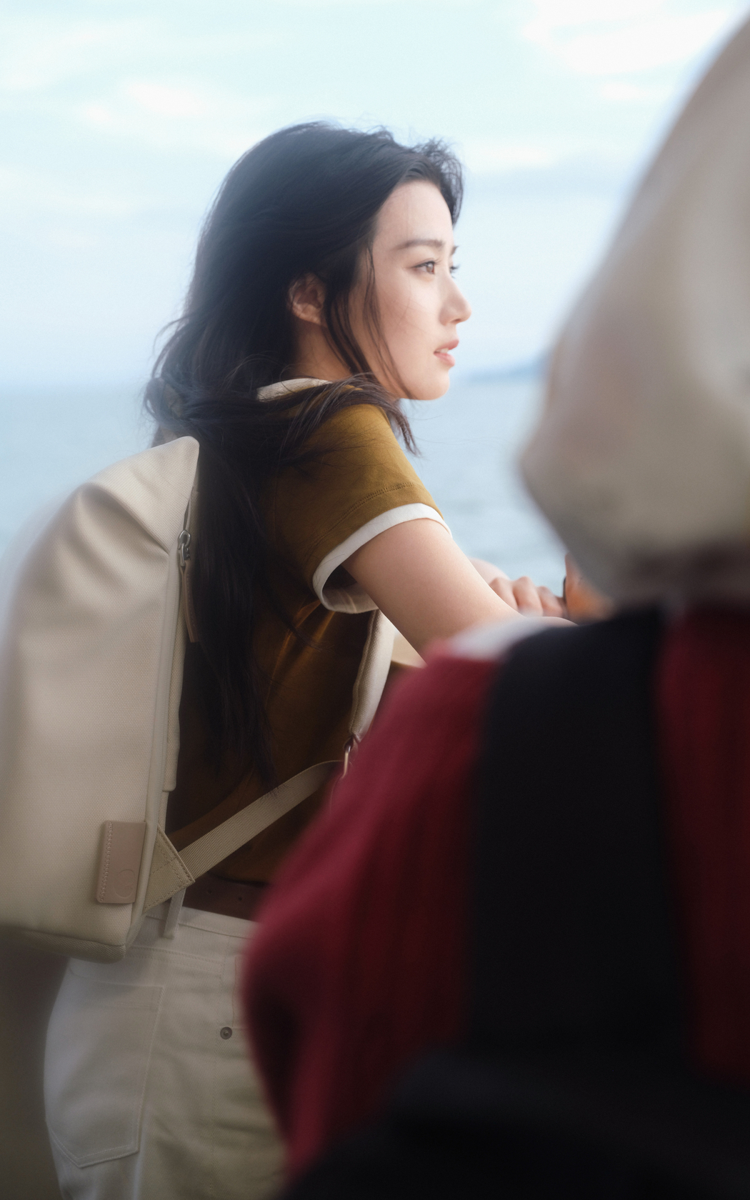 卢昱晓高清4K手机壁纸 2400x3840 美女图片下载