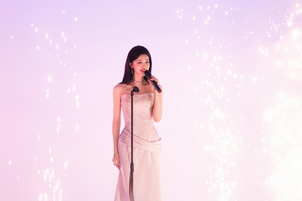王楚然粉色长礼服4K超清壁纸，3840x2560高清美女图片下载