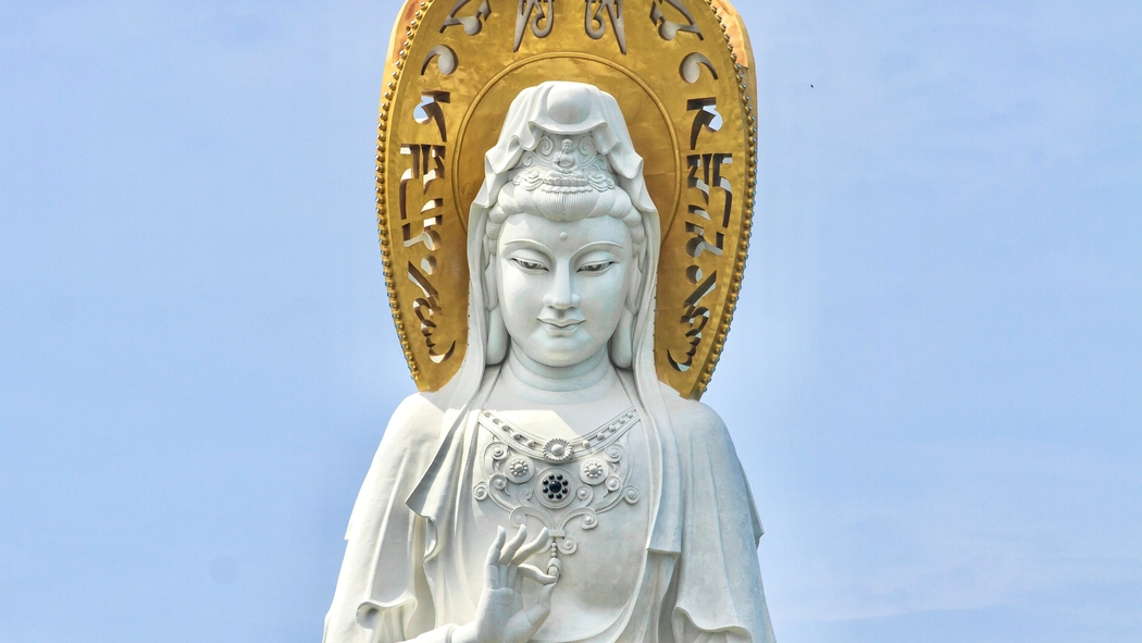 观音菩萨4K高清神像壁纸，4884x2747分辨率，宗教图片免费下载