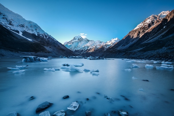 高清透明山谷冰河冬季海报背景PNG素材，场景设计元素图片下载