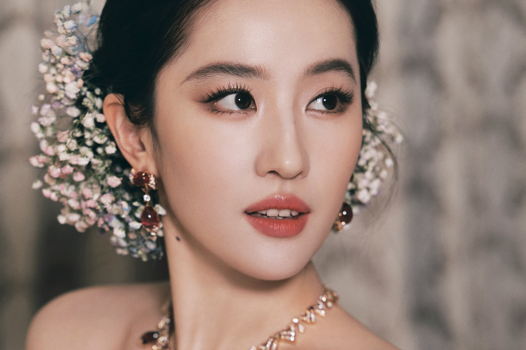 刘亦菲绝美造型，鲜花头饰配4K高清壁纸（3840x2560）下载