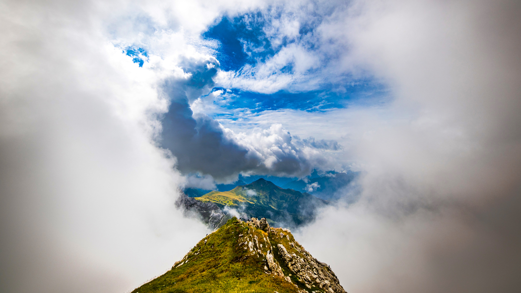4K超清天空云海山脉风景壁纸 3840x2160高清下载 4K超清天空云海山脉风景壁纸 3840x2160高清下载