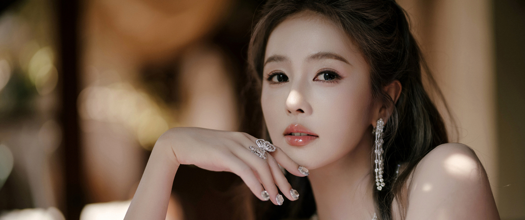 白鹿4K高清养眼壁纸，3440x1440带鱼屏专属美女图片下载