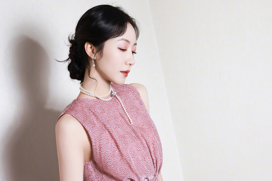 韩雪侧脸4K高清美女壁纸，3840x2560分辨率下载