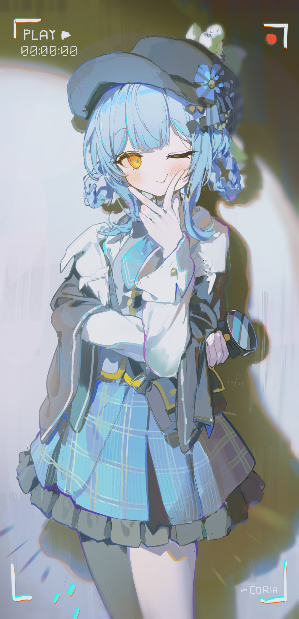 可爱女生戴帽穿连衣裙做剪刀手势 4K高清手机壁纸1982x4096下载 可爱女生戴帽穿连衣裙做剪刀手势 4K高清手机壁纸1982x4096下载