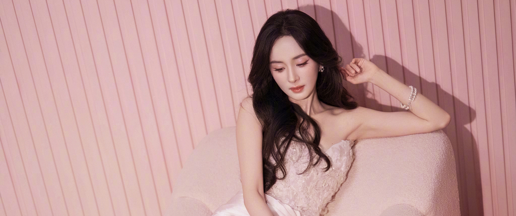 杨幂粉色裙子养眼高清4K带鱼屏壁纸3440x1440下载