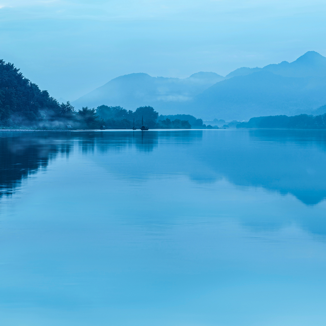 湖水山景华为MatePad Pro11内置高清壁纸2772x2772免费下载