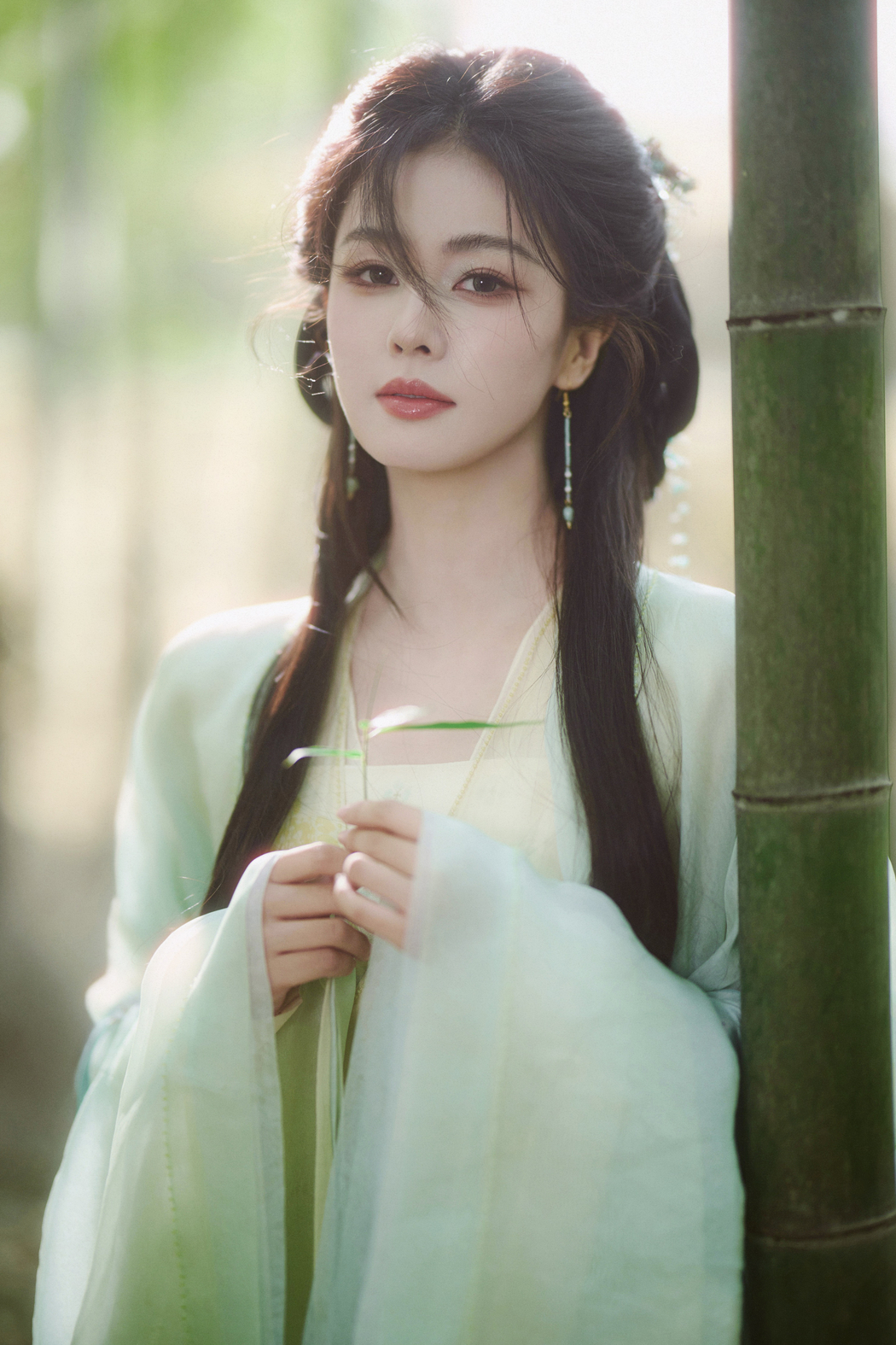 竹林古风白鹿美女4K高清手机壁纸3000x4500免费下载