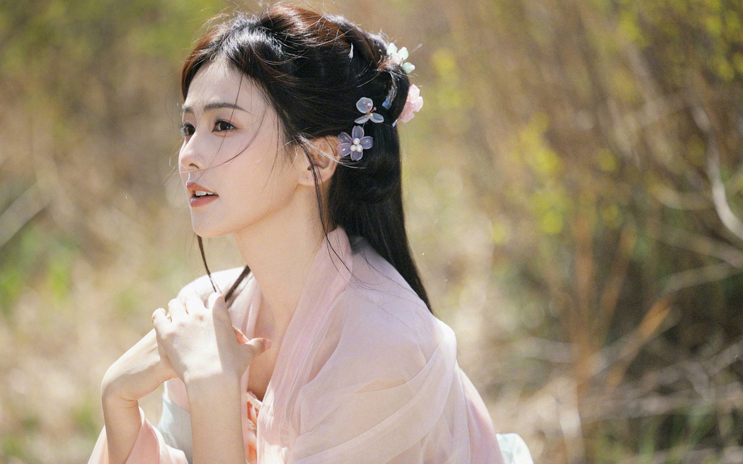 白鹿唯美古风美女2880x1800高清壁纸免费下载