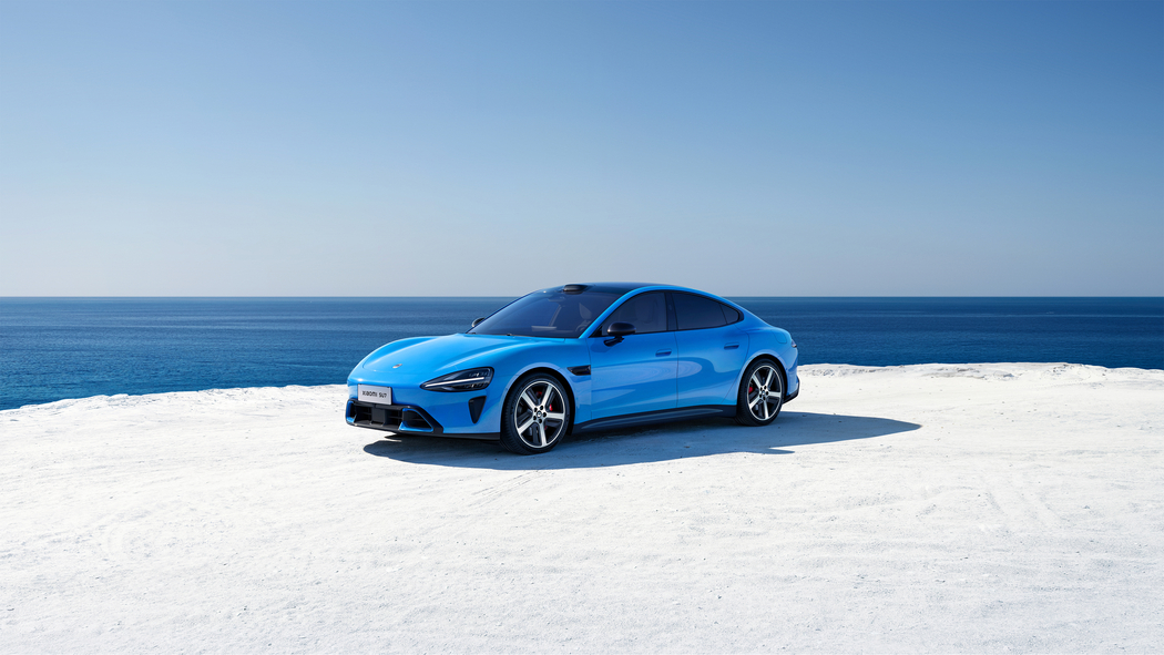 小米新一代SU7蓝色4K高清汽车壁纸3840x2160免费下载