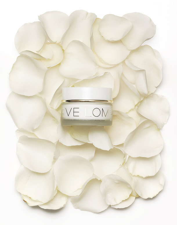 白色玫瑰花瓣化妆品高清PNG透明背景设计素材免费下载