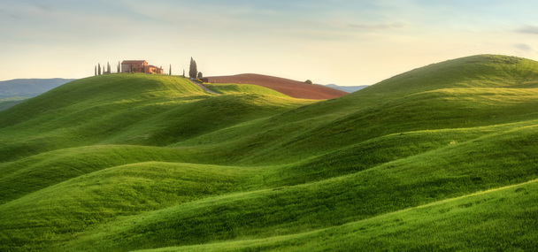 山坡上的房子高清PNG透明背景素材-banner海报设计免费下载