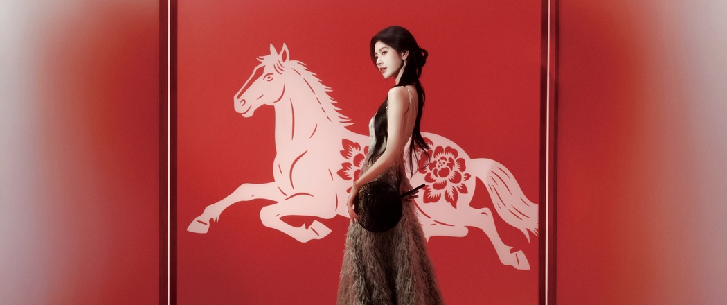 鞠婧祎马图案4K高清3440x1440带鱼屏美女壁纸免费下载