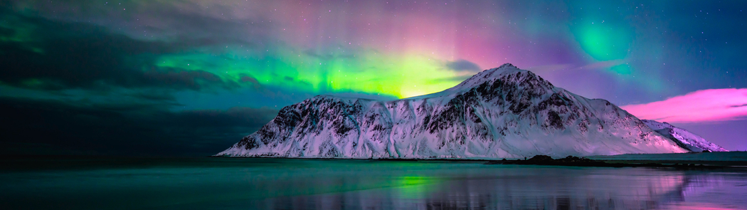 极光雪山水5120x1440高清双屏风景壁纸免费下载