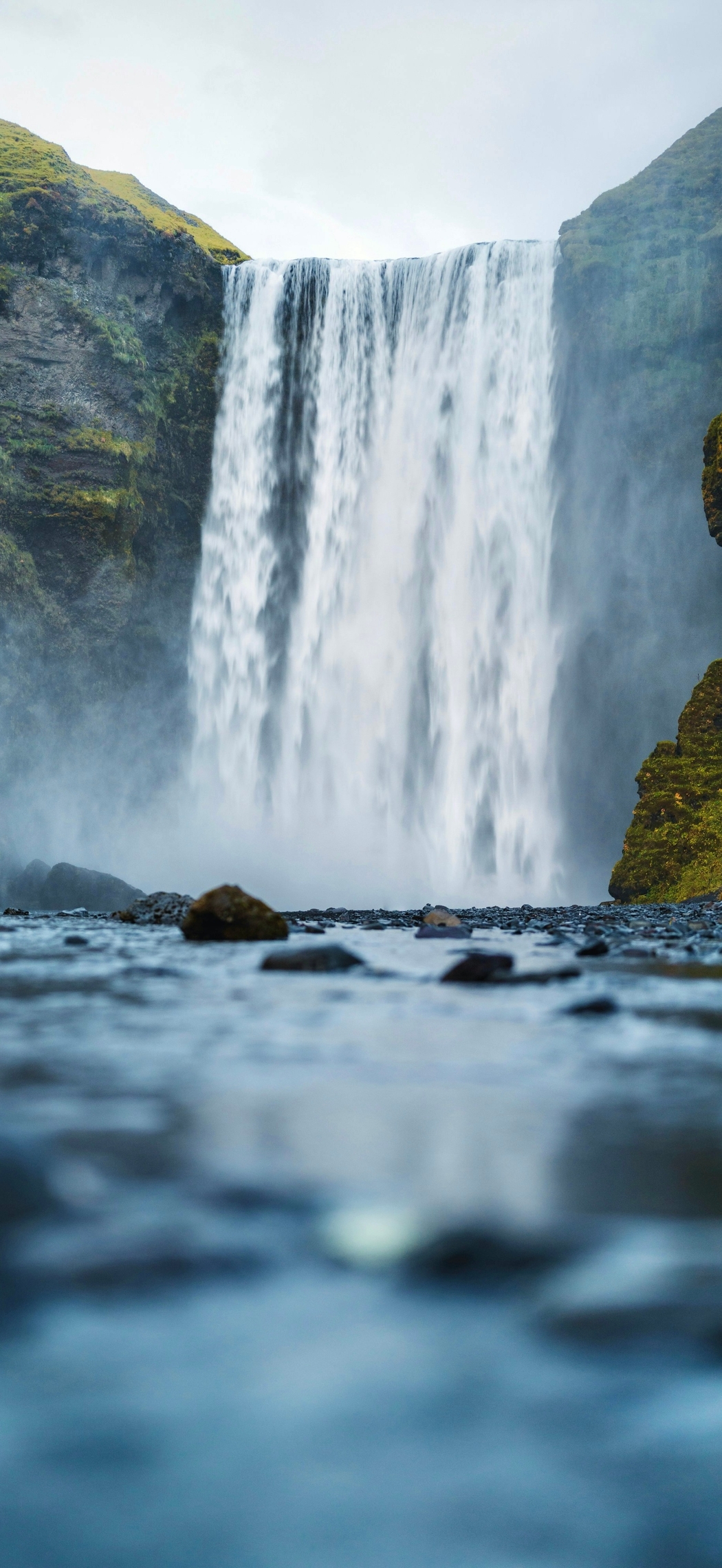瀑布风景4K手机壁纸高清图片竖屏