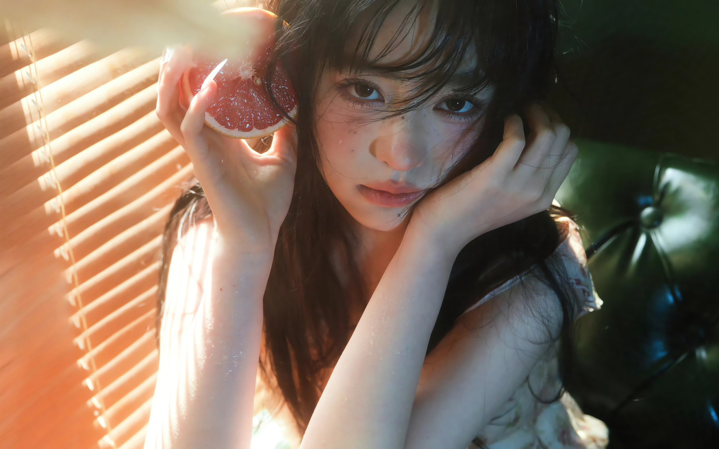 阳光美女与橙子唯美居家4K高清壁纸3840x2400免费下载 阳光美女与橙子唯美居家4K高清壁纸3840x2400免费下载