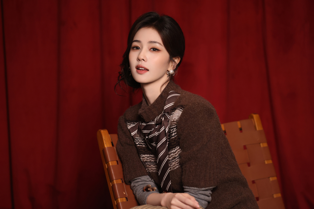 白鹿毛衣造型4K超高清壁纸 3840x2560免费下载 白鹿毛衣造型4K超高清壁纸 3840x2560免费下载