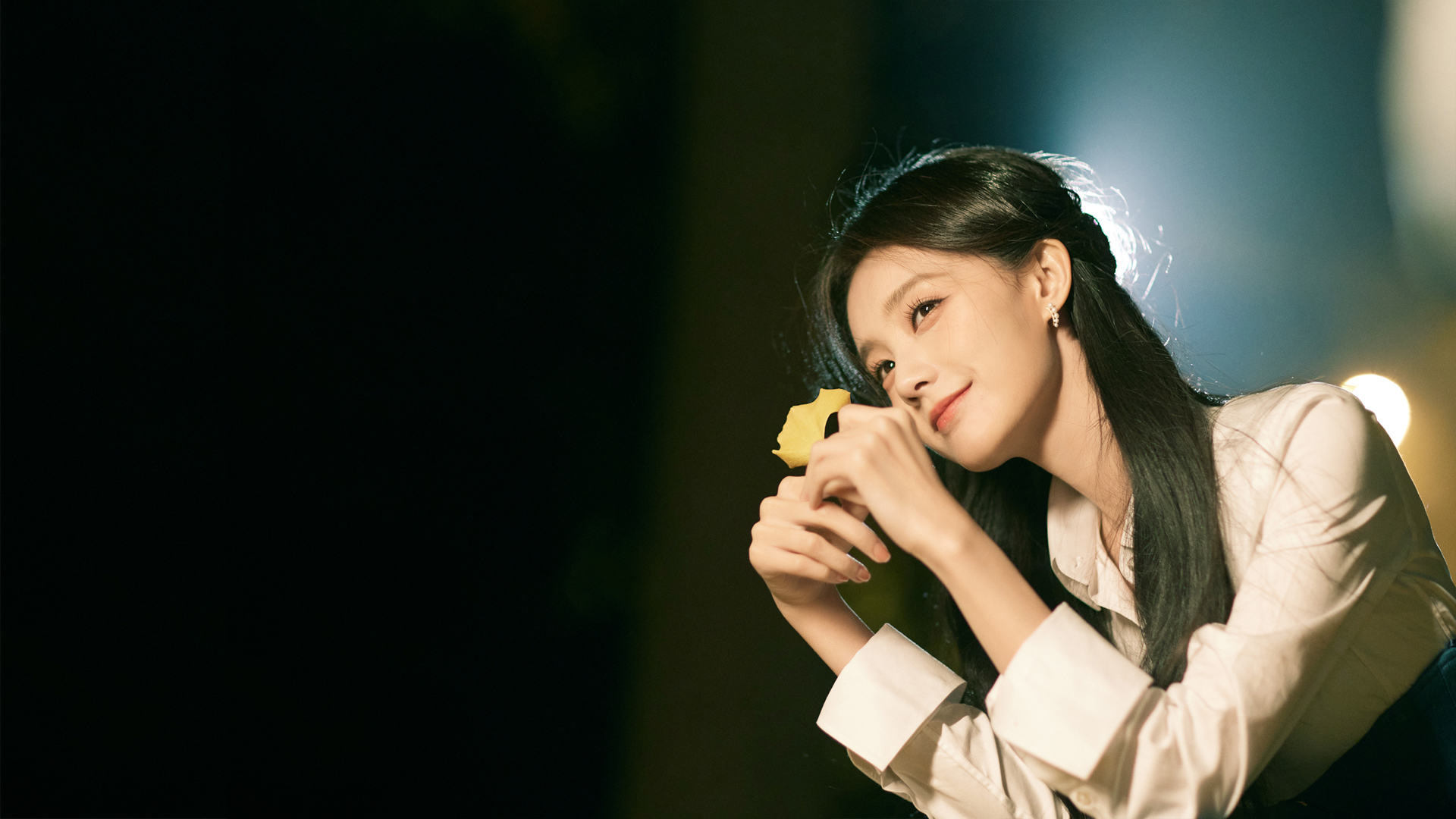文艺清新，可爱美女李一桐精选壁纸，免费电脑壁纸下载