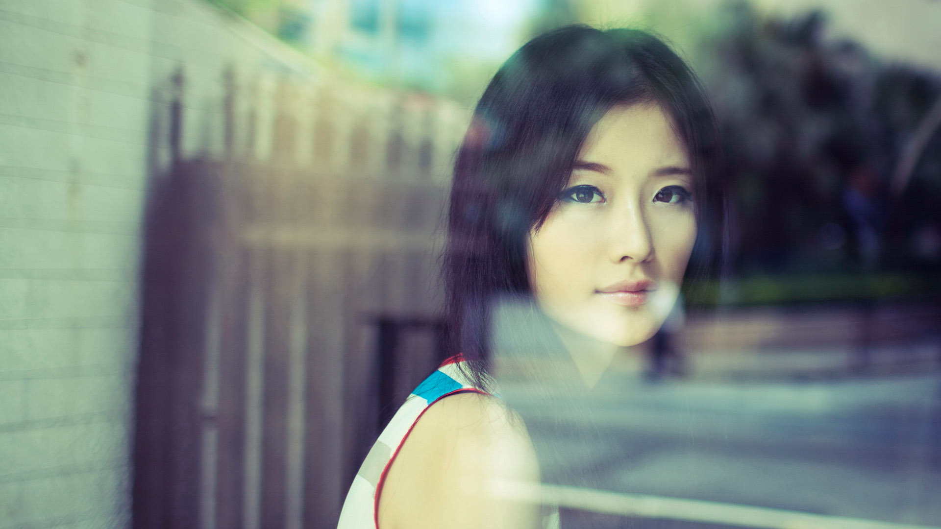 养眼美女宽屏桌面壁纸